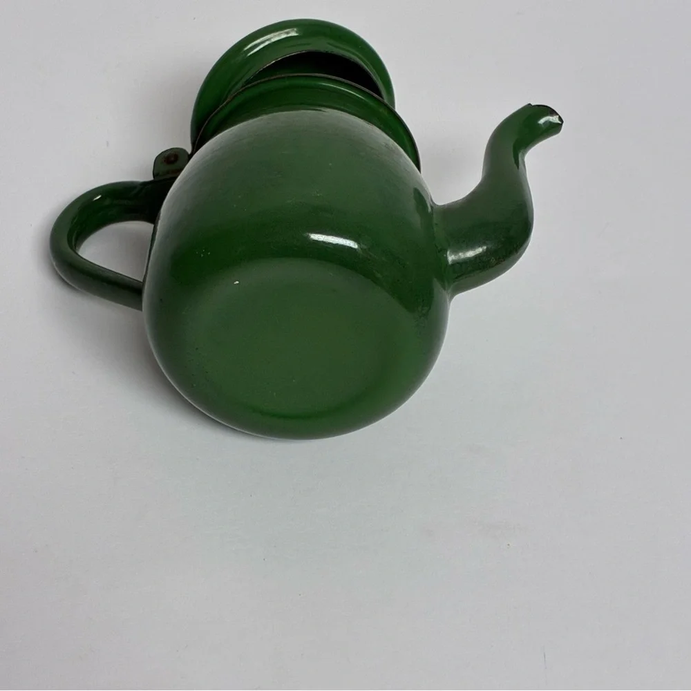 Teapot 4in X 5.5in Green Metal Hinged Vintage
